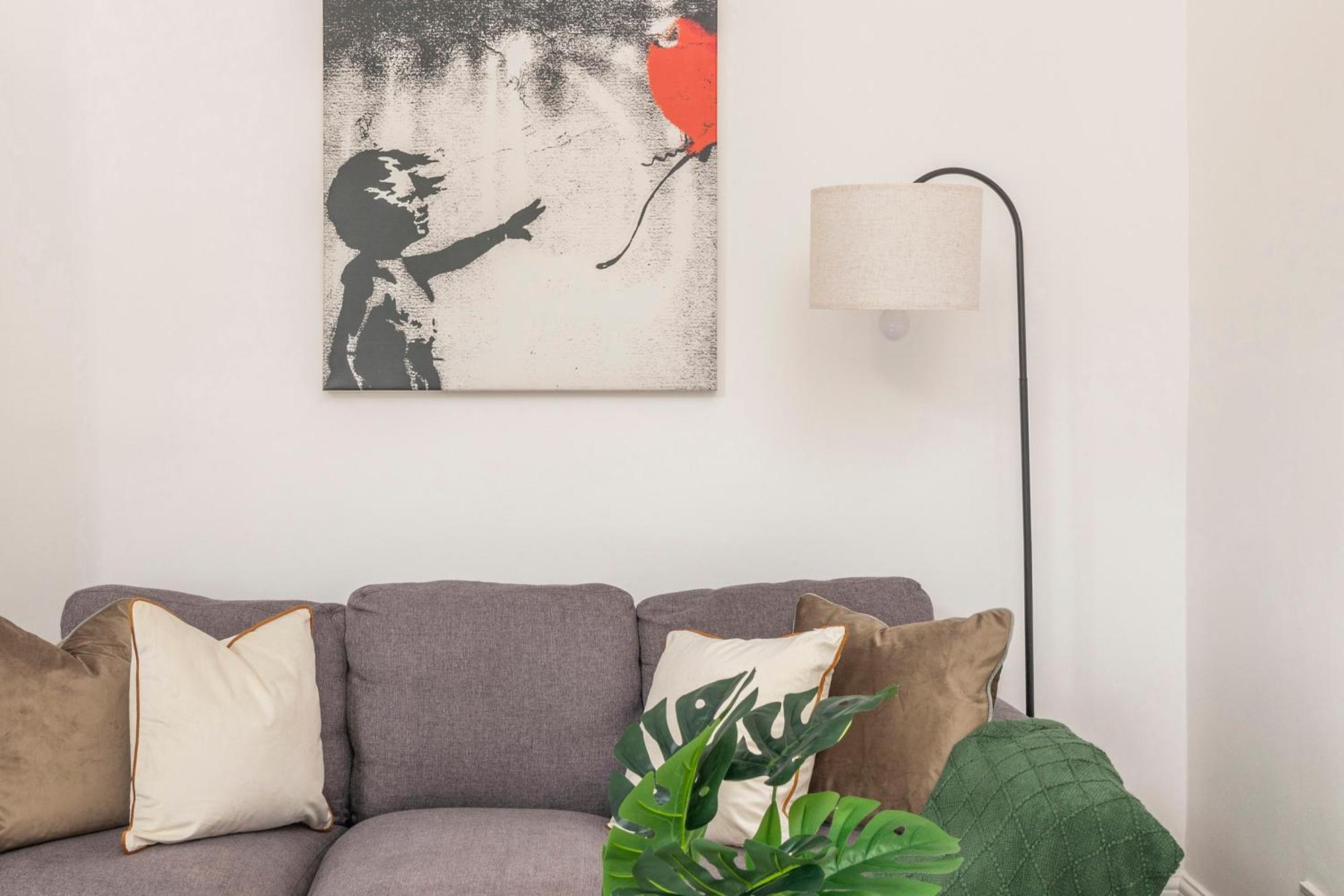 2 Min Walk Earls Court Station - Luxury 2 Bedroom Flat Londen Buitenkant foto